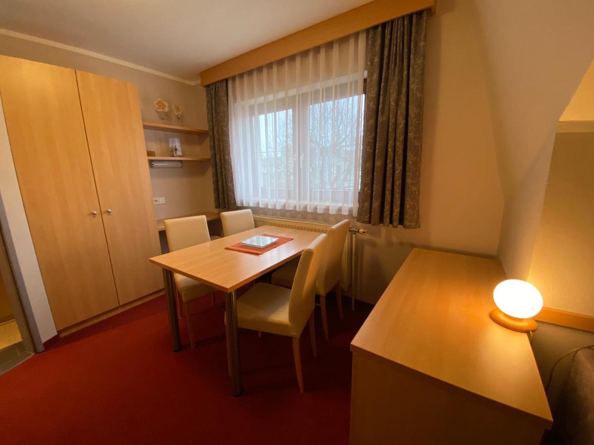 Privatzimmer Und Ferienwohnungen Leeb Persenbeug Екстер'єр фото