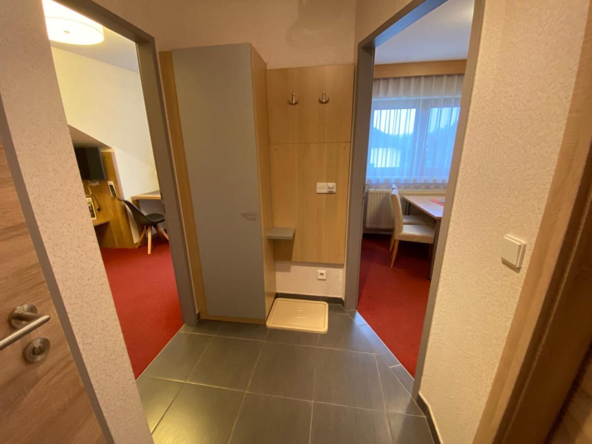 Privatzimmer Und Ferienwohnungen Leeb Persenbeug Екстер'єр фото